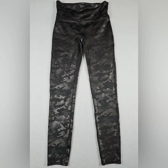 NWOT SPANX Faux Leather High Rise Camo Leggings- Size Large - Picture 4 of 8